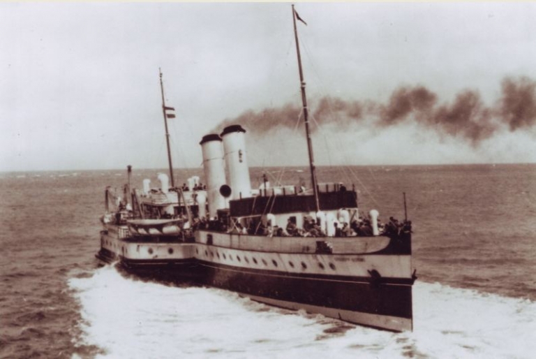 The Cardiff Queen paddle steamer at sea